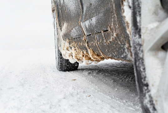 Anti-icing reagents on the car body that contribute to damage to the paintwork and the development of corrosion. The concept of the problem of operating a car in winter