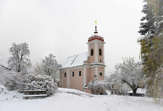 Kirche Pisching im Winterkleid