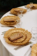 elegant wedding decorations made of natural flowers