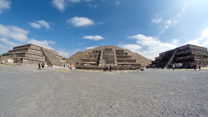 Fototapeta na wymiar Pyramid of the Moon in the ruins of Teotihuacan, near Mexico City