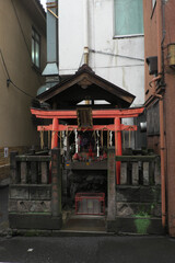 Fototapeta premium 【神楽坂】見番横町の「伏見火防稲荷」（東京都新宿区）