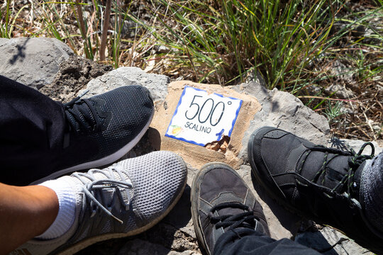 indication of 500&deg; step, on the path that leads to the Crapolla fjord, on the Amalfi coast