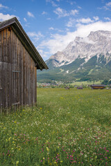Fototapeta premium barn in the mountains