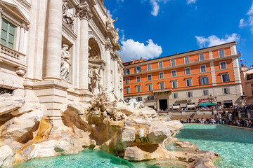 Fototapeta na wymiar Trevi fountain in center of Rome, Italy