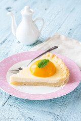 Peach tart with mascarpone cream