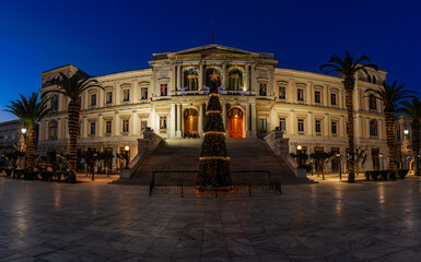 Fototapeta na wymiar Christmas tree at Miaoulis Square in Syros island 