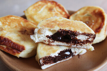 homemade apple pie with cinnamon