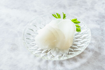 スライスした大根の浅漬け