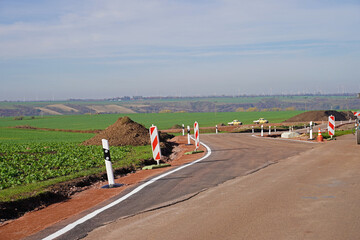 Road marking on a construction site bypass of the A143 near Friedrichsschwerz.