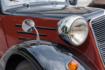 rote Luxuslimousine - Oldtimer