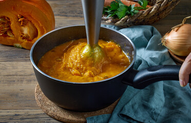 process of mixing stewed vegetables