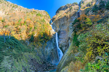 秋の称名滝　富山県立山町　Shomyo Falls in Autumn. Toyama Prefecture Tateyama town.