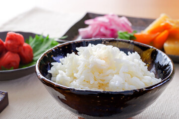 茶碗に盛ったご飯