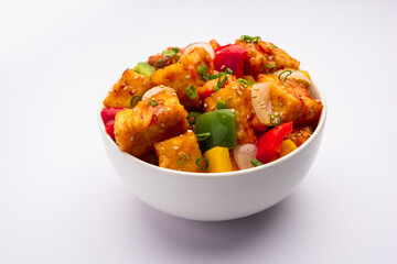 chilli paneer dry is made using cottage cheese, Indo chinese food