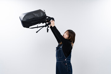 バッグを持った女性