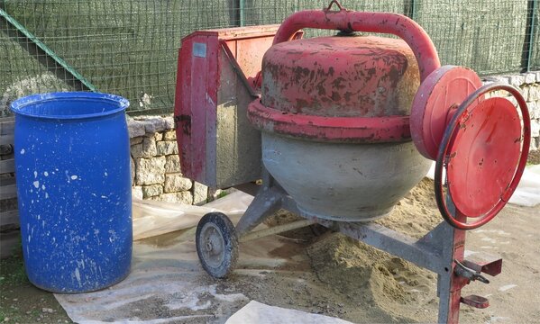 Concrete mixer and tank