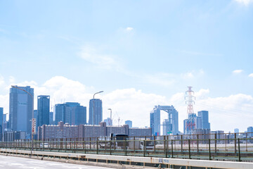Fototapeta na wymiar 新御堂筋から見た大阪の都市風景
