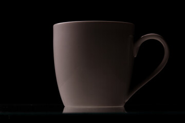 minimalist image with a coffee cup, close up foto