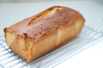 焼きたてのパウンドケーキ