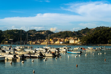 Fototapeta na wymiar The seaside village of San Terenzo overlooking the tourist port of Lerici