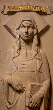 Statue of Venerable Yolanda of Vianden. Notre-Dame de Luxembourg (Notre-Dame Cathedral in Luxembourg). 2021/07/04