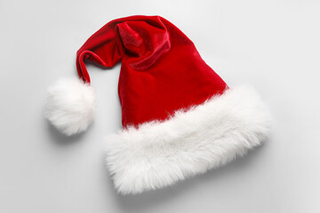 Obraz na płótnie Canvas Santa hat isolated on white background