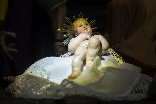 figurine nativity scene child jesus