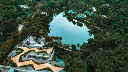 Fototapeta premium Instituto Inhotim Arte Brasileira Contemporânea Engenharia Paisagismo Jardinagem Sítio Natureza Lago Paisagem Brumadinho Belo Horizonte Minas Gerais Turismo Turístico Viagem Viajar Palmeiras Árvores