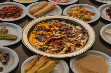 Fried eggs with braised meat