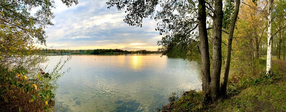 Sunset on the lake on a sunny spring day. Drilandsee, Gronau, Germany