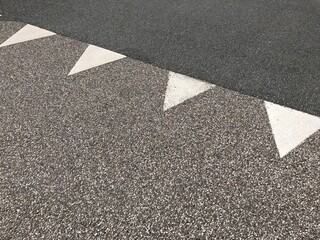 Yield lines on road