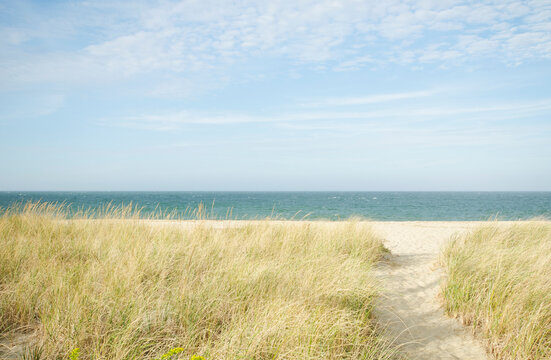 USA, Massachusetts, Cape Cod, Nantucket Island, Footpath on Siasconset Beach&nbsp;with marram grass