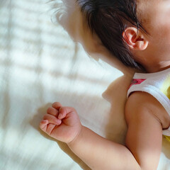 お昼寝している赤ちゃん