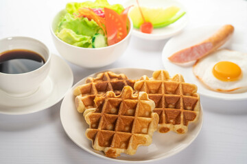 朝食とワッフル 