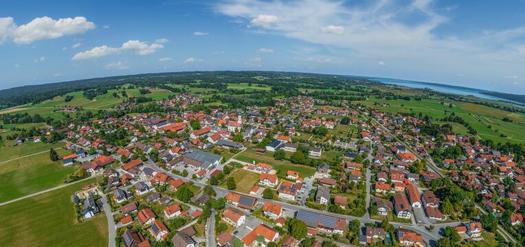 Ausblick auf Raisting am s&uuml;dlichen Ammersee