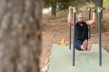 Obraz premium young people playing outdoor sports