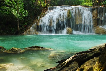 Fototapeta na wymiar カンチャナブリのエラワン滝 / タイ