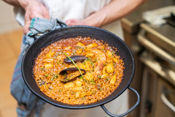 paella de marisco en menú diario restaurante