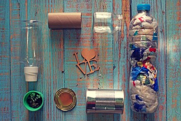 Materiales reciclados para cuidar el medio ambiente