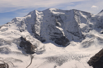 Majestätischer Piz Palü (3900m, Bernina-Alpen) im Spätsommer 2022, Blick vom Munt Pers