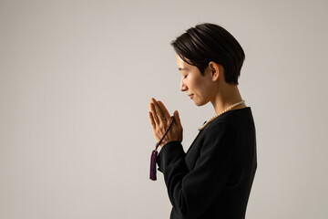葬式・女性