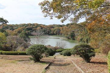 秋の空と湖(日本)