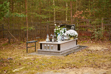 samotny grób , cmentarz 