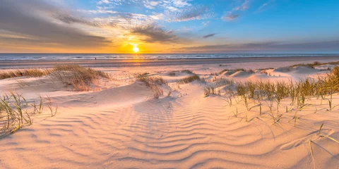 Deurstickers Noordzee, Nederland Strand en duinen kleurrijke zonsondergang
