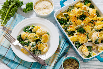 cheesy baked pasta with green leafy kale