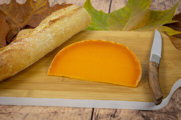 fromage gouda vieille en gros plan