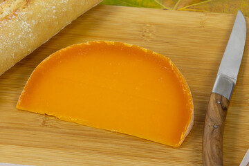 fromage gouda vieille en gros plan