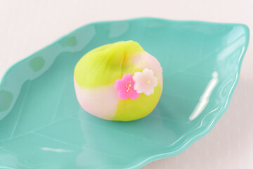 季節の和菓子「春うらら」