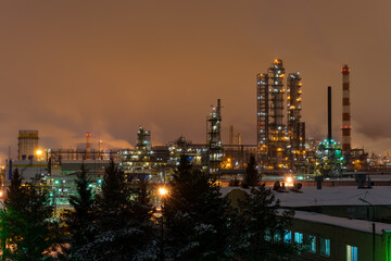 Obraz na płótnie Canvas oil refinery at night