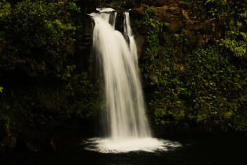Fototapeta na wymiar Waterfall on Maui, Hawaii